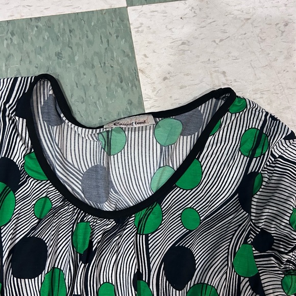 Green and Black Polka Dot mini Dress or long top - Picture 3 of 3